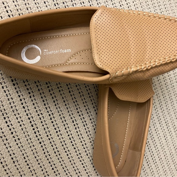Tau Comfort Foam tan loafers - Picture 3 of 8